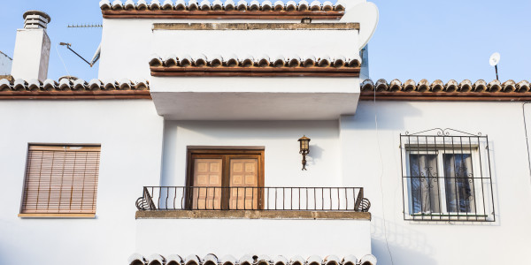 Pintar Fachadas de Casas Unifamiliares / Chalets en Barcelona · Pinturas Especiales Anticorrosivas y de Alta Resistencia